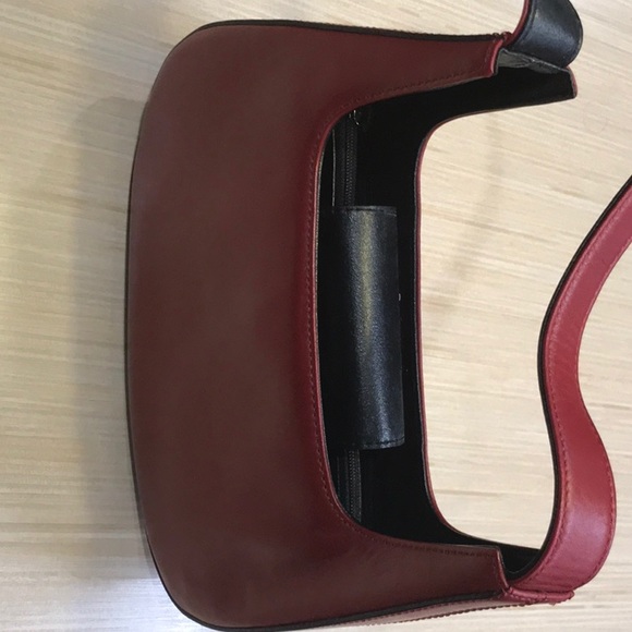 Red-Maroon  Kenneth Cole handbag - Picture 8 of 8